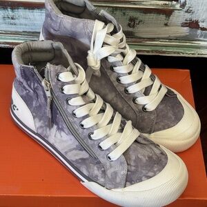 ROCKET DOG WOMEN’S SIZE 7.5 HIGH TOP NIB